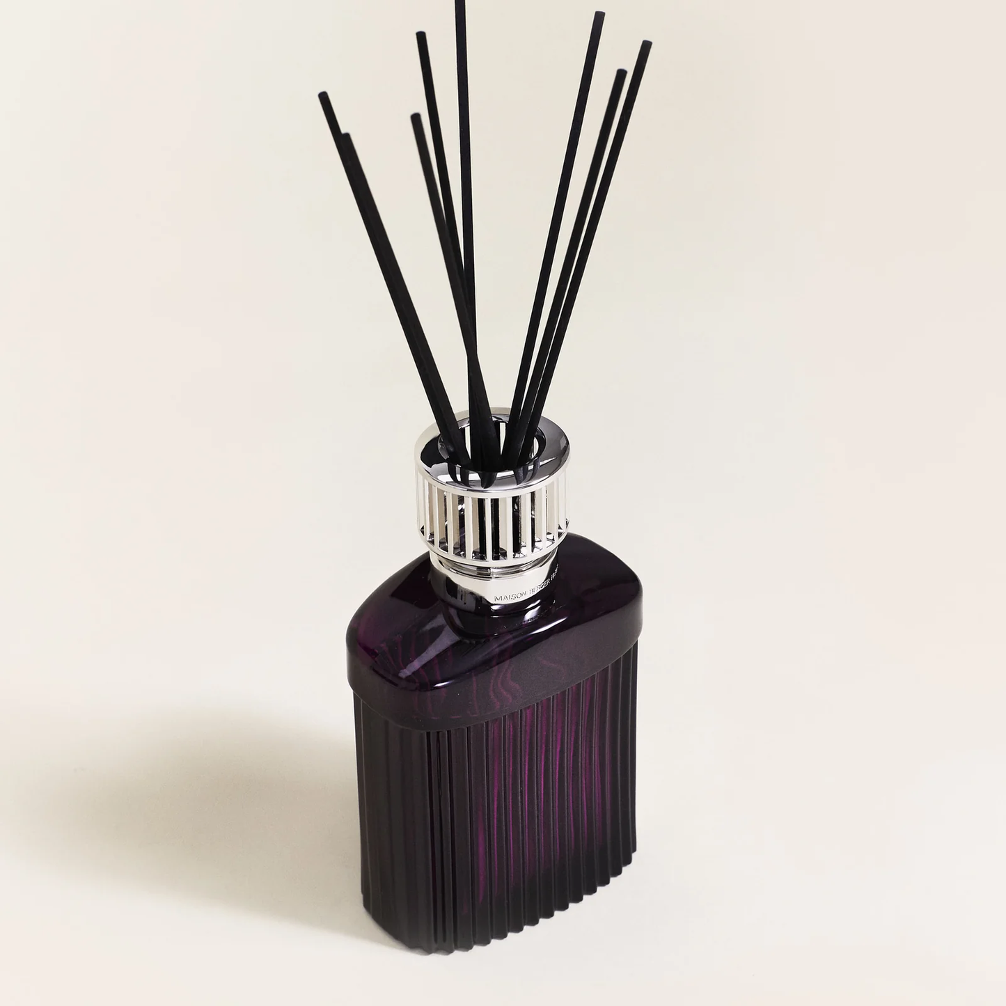 Parfumsticks Alpha Prune Scandale met Sous l'Oliveraie
