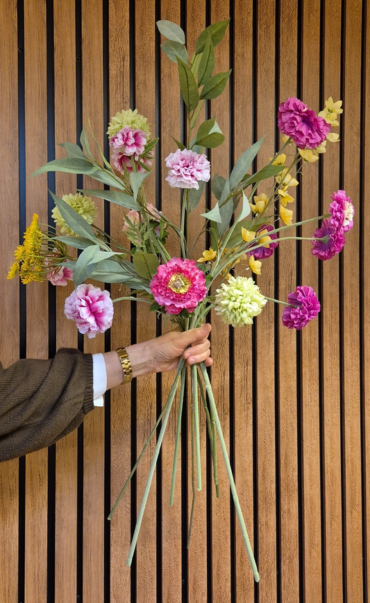Kunstbloemen boeket met roze, gele en groene zijden bloemen